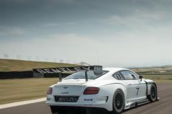 开云体育下载-冰岛启示录，当库尔图瓦成为新时代的攻防转换核心