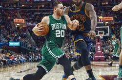 开云体育入口-辽宁队完胜爵士，欧文关键制胜