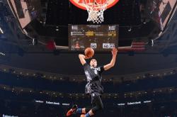 开云体育下载-约基奇的沉默绞索，当进攻大师在季后赛之夜化身防守铁闸