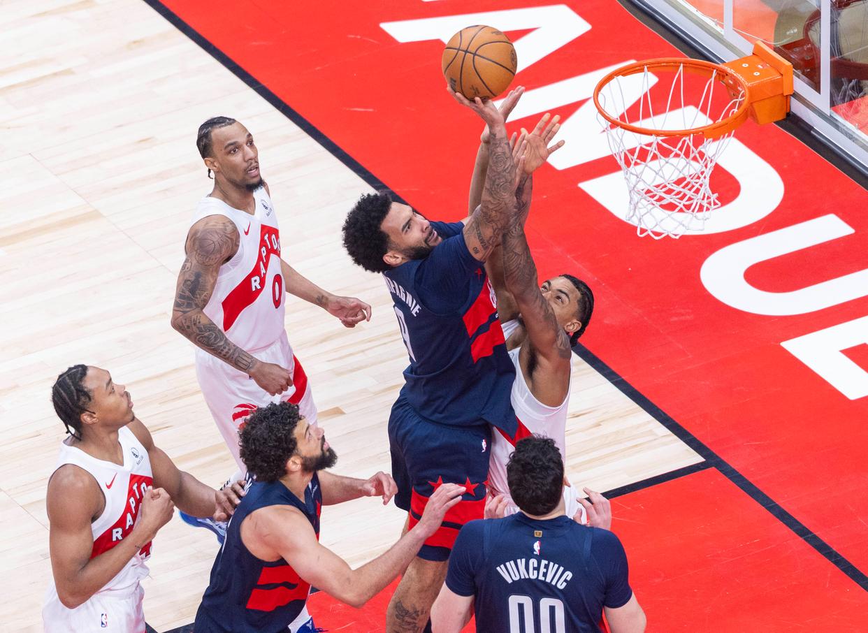 猛龙主场输给篮网,失去领先优势 猛龙主场输给篮网,失去领先优势