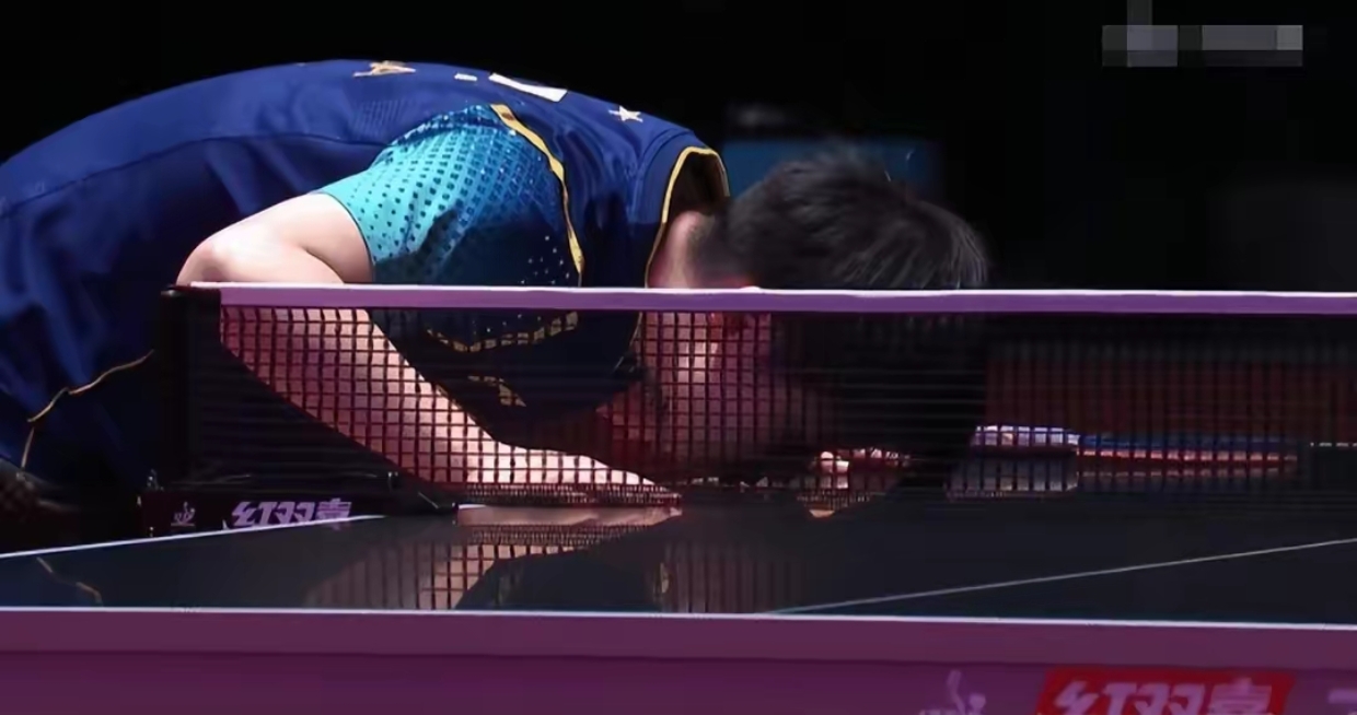 世界杯选手赛后落泪，背后故事感人