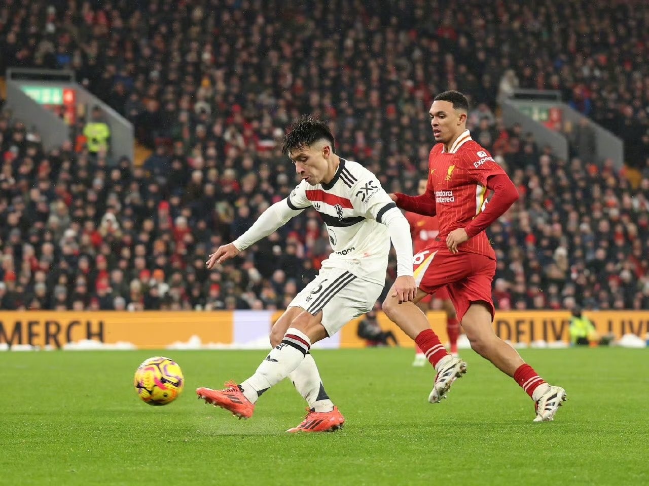 利物浦强势曼城,弗拉霍维奇送出助攻 利物浦强势曼城,弗拉霍维奇送出助攻