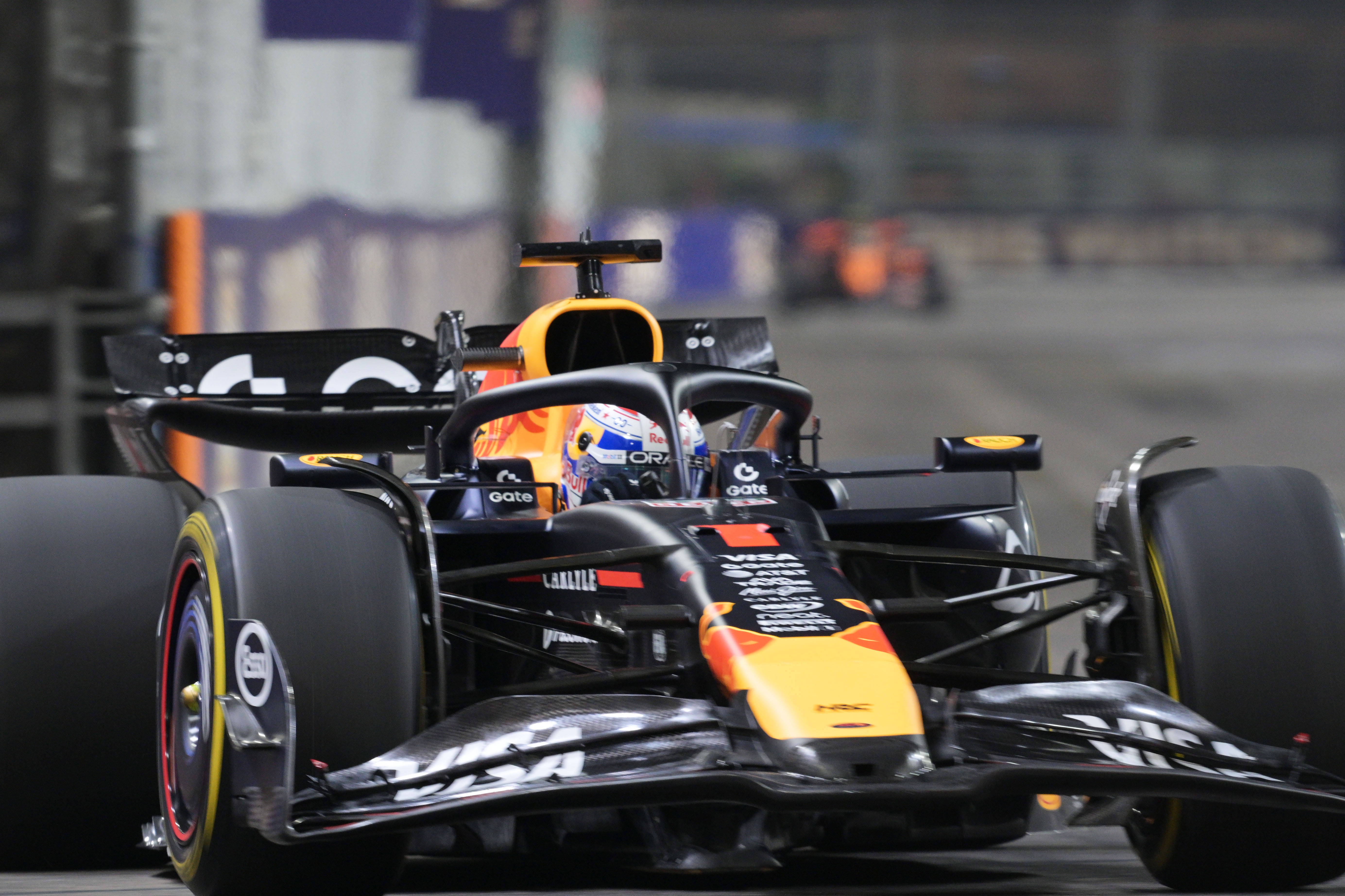 迈凯伦鏖战雷诺车队,勒克莱尔统治全场 迈凯伦鏖战雷诺车队,勒克莱尔统治全场