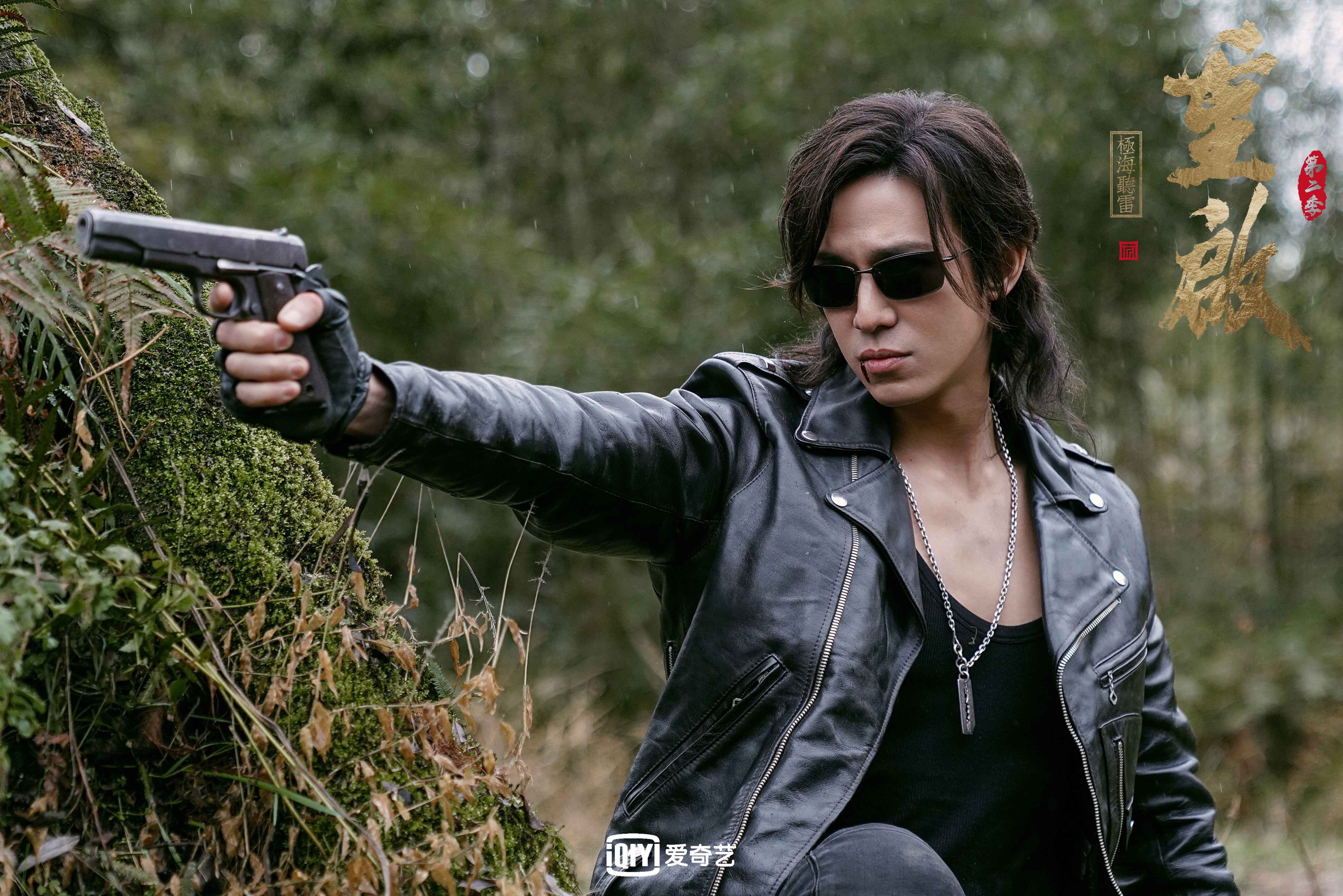 红与蓝，从基辅到堪培拉，一颗足球如何承载世界的呼喊