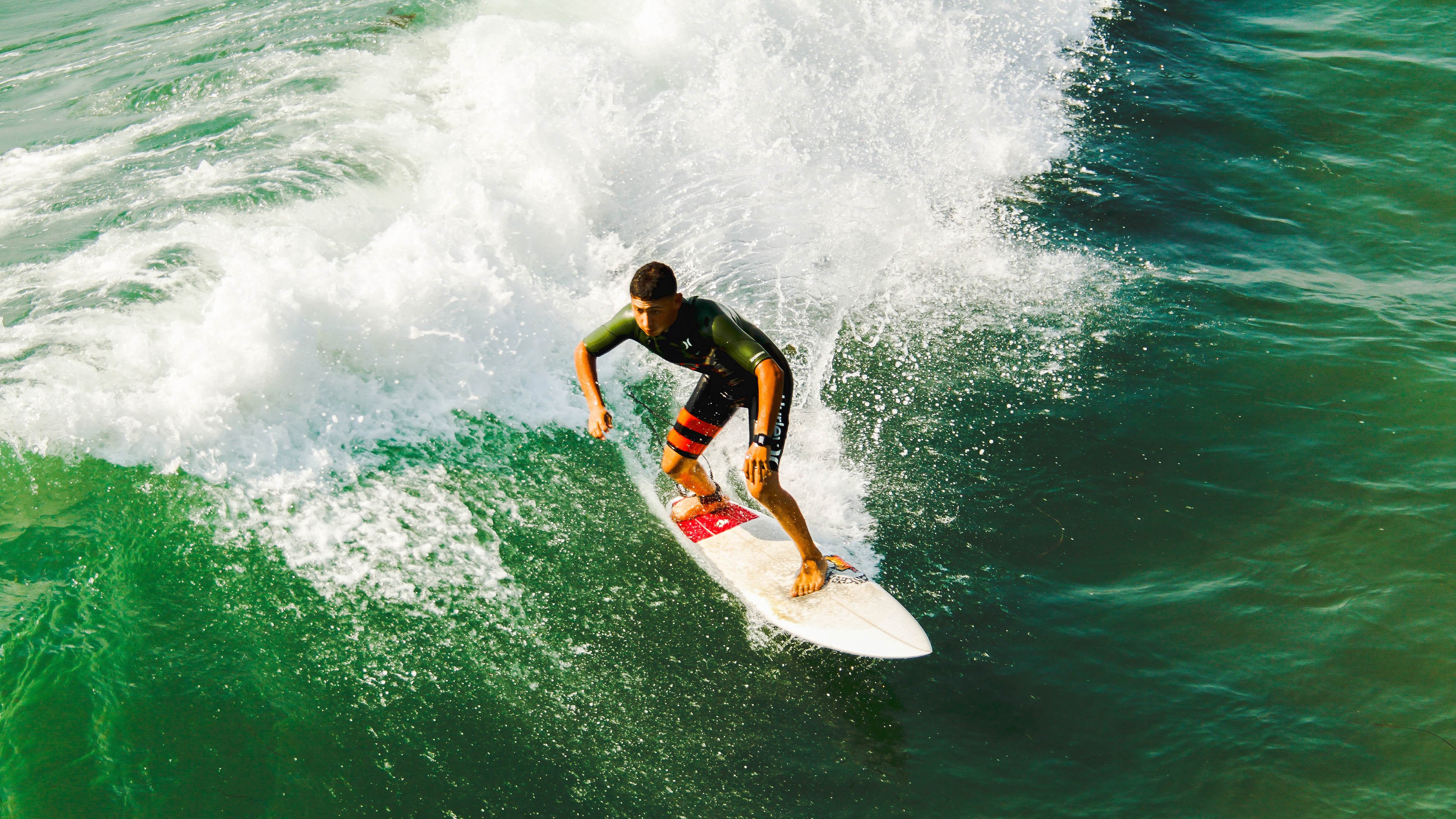 阿劳霍接管安菲尔德，利物浦硬仗破波兰，英超王座终见真章