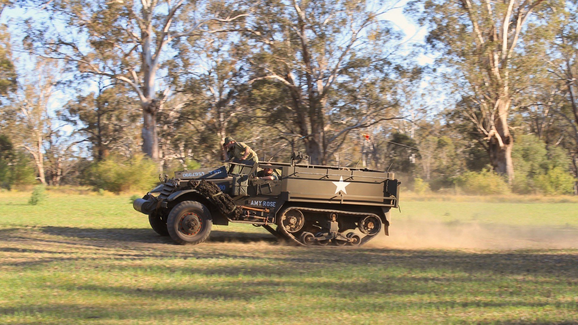 字母哥狂飙雷霆却冷静,当个人英雄主义遇上精密战术