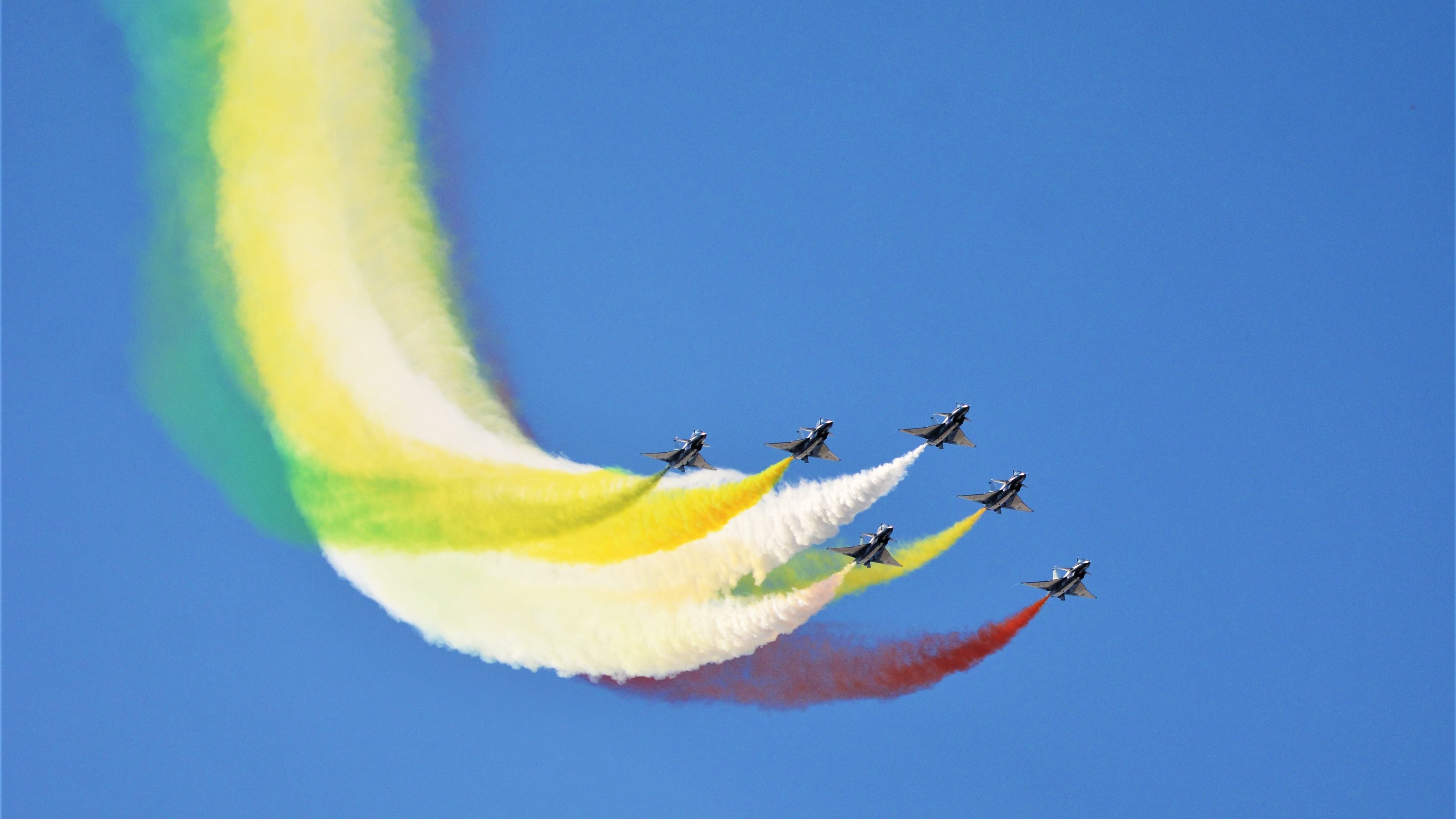 迪亚斯一战封神，鏖战多特蒙德，为哥伦比亚足球点燃新曙光