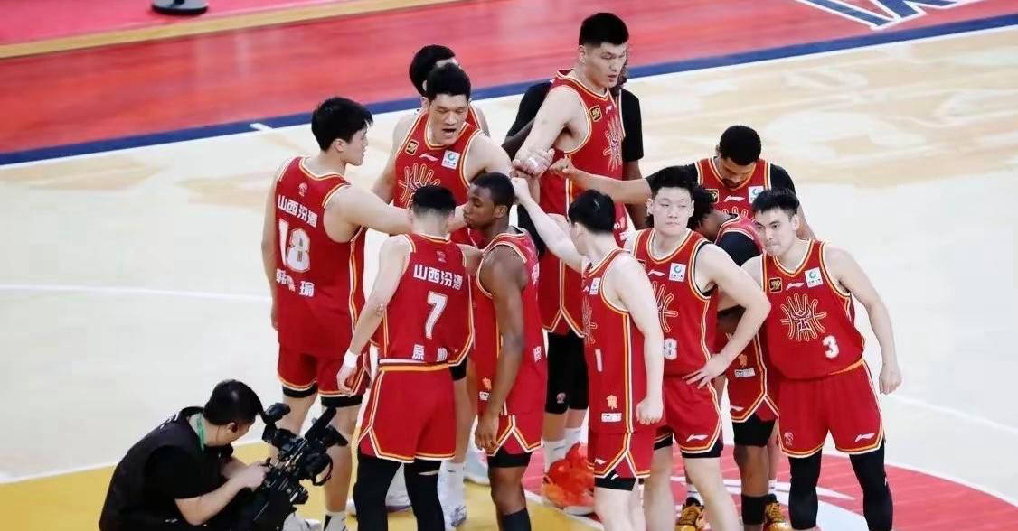 班凯罗进攻端无人可挡,新疆队强势晋级山西队 班凯罗进攻端无人可挡,新疆队强势晋级山西队